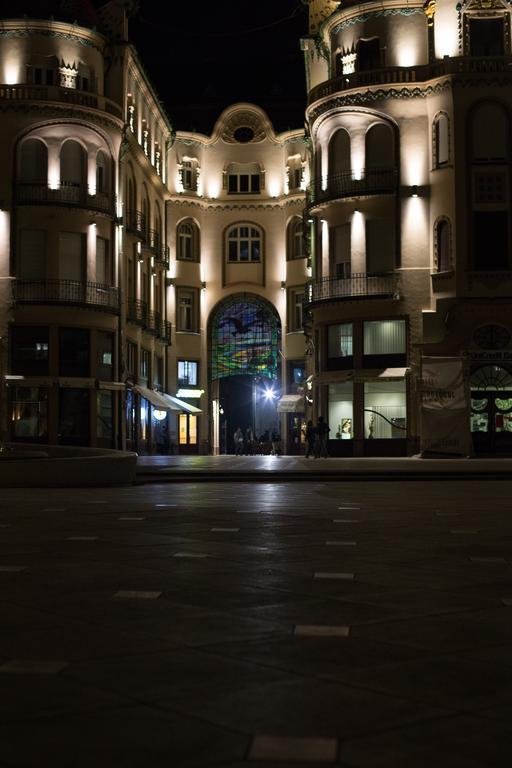 Downtown Studio Oradea Exterior foto